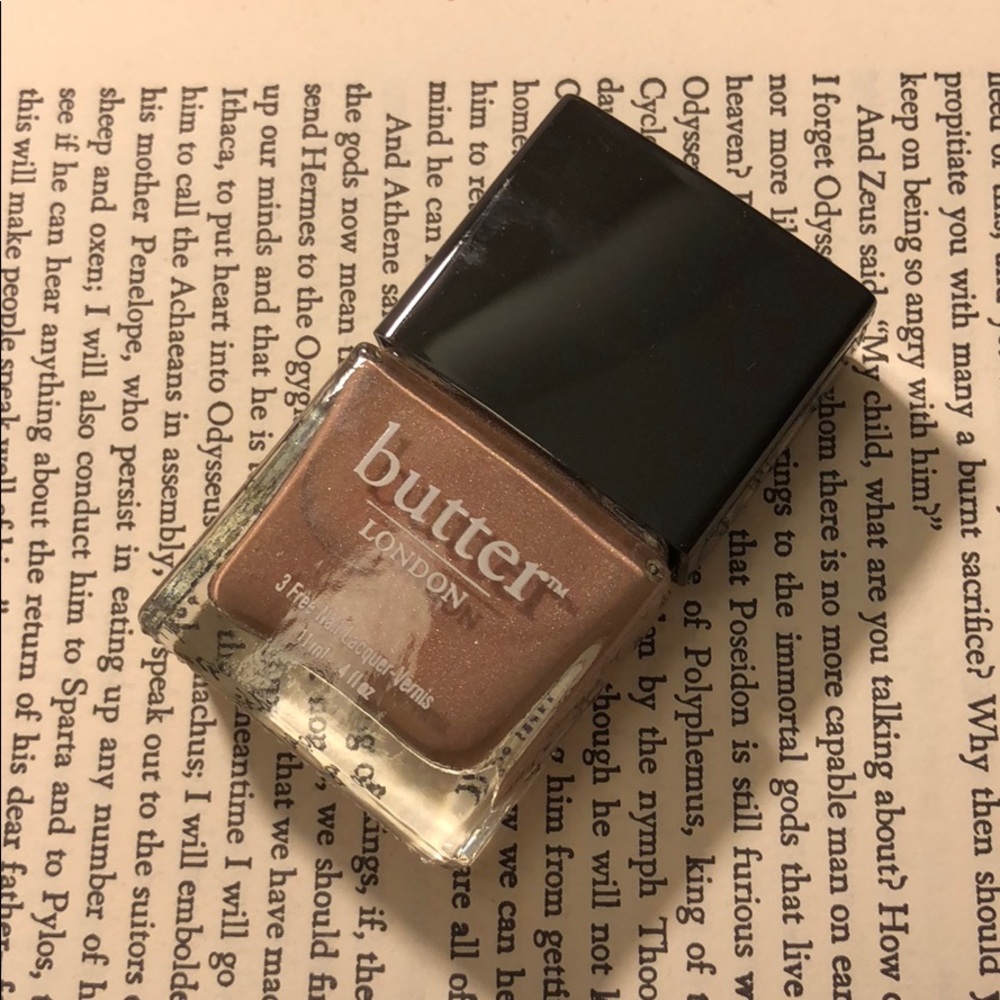 Butter London nail lacquer All Hail the Queen